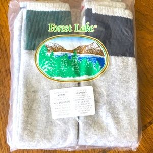 ❤️ 2/$20 New in Wrapper Forest Lake Socks